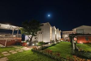 Rhythm Eco and Agro Stays