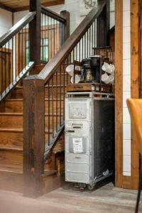 5 Bedroom - Four En-Suite & Bunk Loft whalf bath