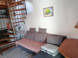 Apartman Ustrine