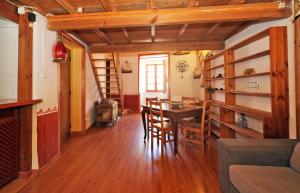 B10 - Rua do Canal 2 Bed Apartment