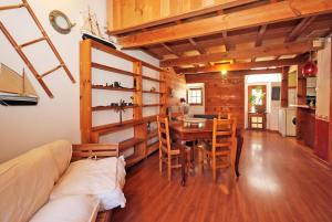 B10 - Rua do Canal 2 Bed Apartment