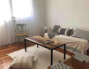 Casa con pileta y gran parque en Pilar - POR MES O QUINCENA