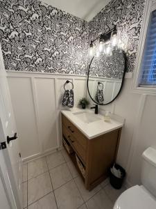 Large 4BD Home in Orleans with Pool