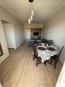 Apartamento com boa localização, 10 min das praias