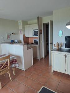 Arcangues T2 bis piscine, parking couvert