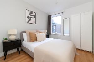 Stunning 4 bed flat in wood green