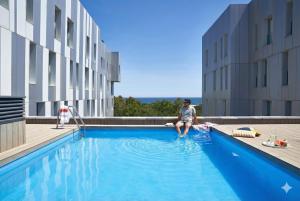 Lugaris Beach Apartments