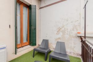 GuestHost - Giovannis Home with balcony