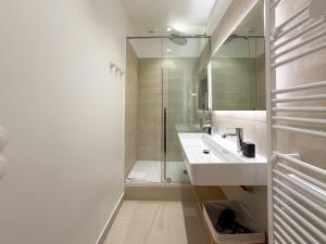 Montmartre Chic Luxury 3BR 8Pax Clim