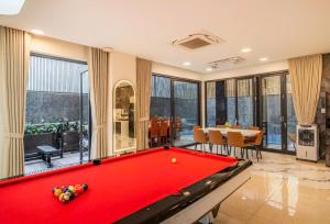 Villa Mystery Riverside 10 Bedrooms