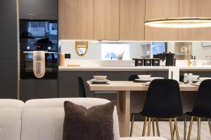 Central Leeds Apartment by Station - Sleeps 7