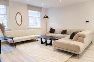 Central Leeds Apartment by Station - Sleeps 7