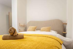 Central Leeds Apartment by Station - Sleeps 7