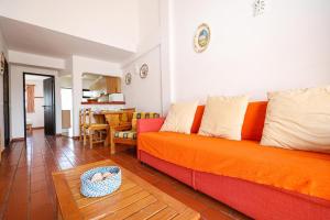 B71 - Pipas House in Lagos