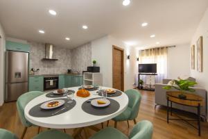 B55 - Santo Amaro Hill Apartment