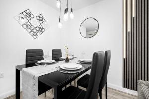 Charming 2-Bedroom Home - Garden & Driveway Parking 20SL