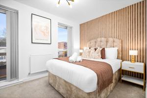 Charming 2-Bedroom Home - Garden & Driveway Parking 20SL