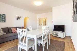 B69 - Village of Luz Apartment