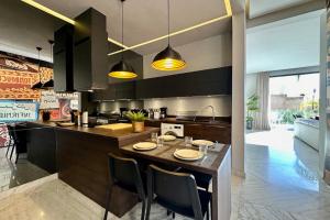 Luxury livingTerracePool