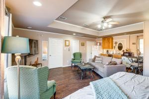 Granbury Studio - 10 Mins From Town and The Lake!