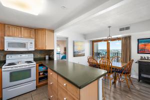 2 Bedroom Ocean View Condo with Outdoor Pool!