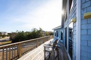 New Listing Pool Hot Tub & 2-Min Walk to Beach