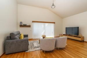 Rosas House, private house with jacuzzi and BBQ