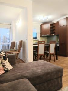 Apartament z ogrodem, 20 metrów od plaży