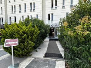 Big Inn Luxury Hotel