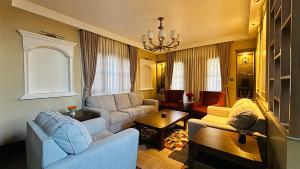 Peaceful Bhaisepati Retreat with Mountain Views, Free Parking & WiFi