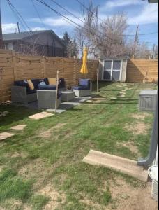 Lovely 2 bedroom unit with a hot tub Pet friendly