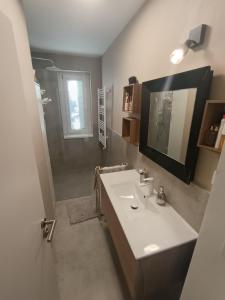 Specious Apartment in Downtown