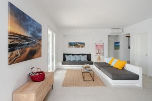 Villa Aura - Beachfront Villa with private pool