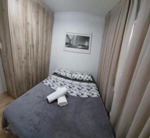 Avenida Atlântica, pé na areia e vista mar!