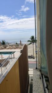 Avenida Atlântica, pé na areia e vista mar!