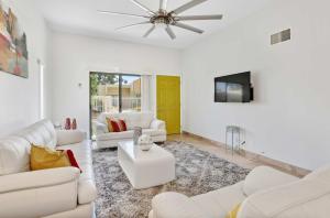 Palm Springs Getaway Hot Tub & Views