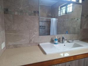 1 Bedroom Apartment on ground floor with access to swimming pool