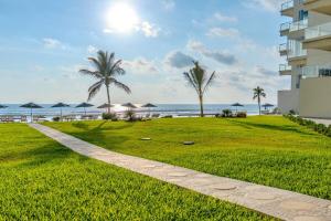 Oceanfront Apartment in Acapulco, 4 Bedrooms