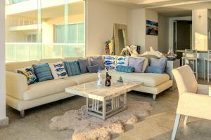 Oceanfront Apartment in Acapulco, 4 Bedrooms