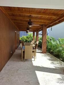 Villa with Pool Terrace and 3 minutes to the beach