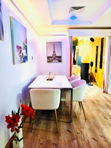 La Vista Home Stay with Parking