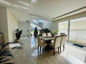 Casa com Piscina Privativa & Área Gourmet