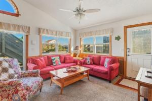 5179 - KDH Cozy Cottage - Oceanside w Pets