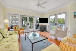 744 Ocean Blvd #103