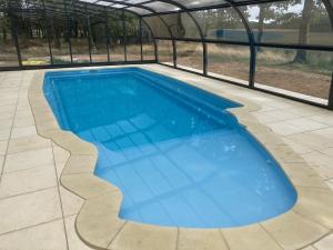 Grande maison - piscine couverte