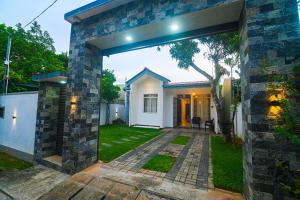 Secure & Quiet Gated Retreat