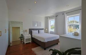 Stylish, Well Equiped Home in Claremont with Mountain Views