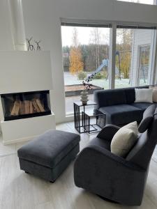 River Lodge with hot tub and services