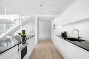 River Lodge with hot tub and services