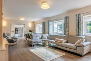 4 Bed in Aberdovey oc-p33131